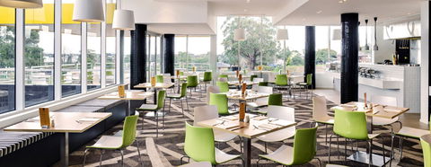 Atura Dandenong - Surfers Paradise Gold Coast 3