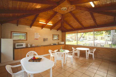 Crystal Brook Tourist Park - Surfers Paradise Gold Coast 2