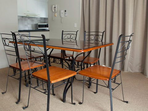 Ambassador Apartments Holiday Units - Surfers Paradise Gold Coast 1