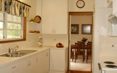 Birds 'n' Bloom Cottages - Surfers Paradise Gold Coast 2