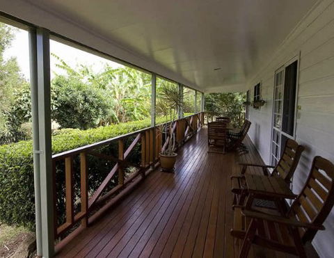 Birds 'n' Bloom Cottages - Surfers Paradise Gold Coast 3