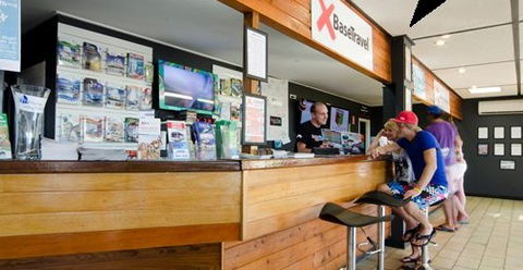Base Airlie Beach Resort - Surfers Paradise Gold Coast 4
