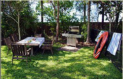 Emeraldene Inn & Eco-Lodge - Surfers Paradise Gold Coast 2