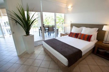 Beaches At Port Douglas - Surfers Paradise Gold Coast 3