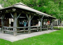 Swan Hill Riverside Caravan Park - Surfers Paradise Gold Coast 2