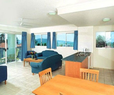 Ocean Breeze By The Strand - Surfers Paradise Gold Coast 1
