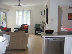 Port Douglas Outrigger Apartments - Surfers Paradise Gold Coast 4