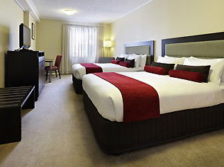 The Swanston Hotel Melbourne, Grand Mercure - Surfers Paradise Gold Coast 4