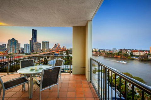 Bridgewater Apartments - Surfers Paradise Gold Coast 6