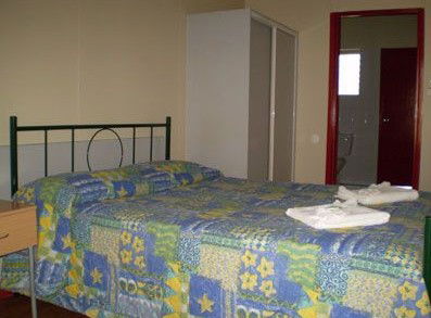 Hiway Inn Motel - Surfers Paradise Gold Coast 2