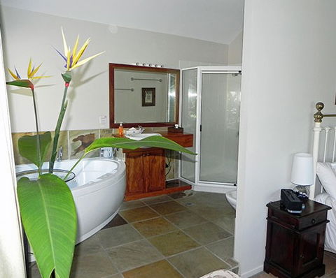Airlie Waterfront Bed And Breakfast - Surfers Paradise Gold Coast 0