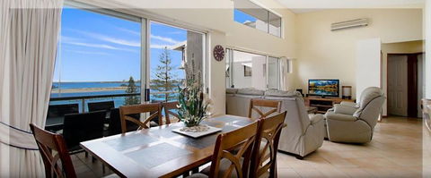 Cerulean Apartments - Surfers Paradise Gold Coast 10