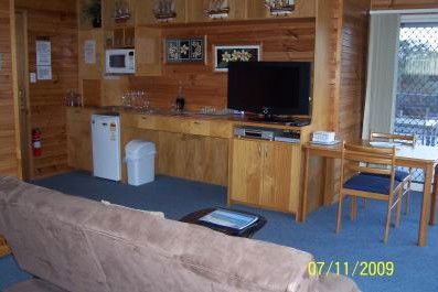 Bateau Bay Beachfront Luxury Accomodation - Surfers Paradise Gold Coast 2