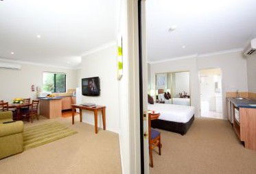 Pokolbin Hills Chateau Resort - Surfers Paradise Gold Coast 2