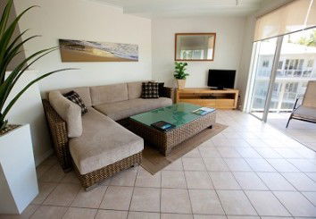 Port Douglas Beachfront Terraces - Surfers Paradise Gold Coast 2