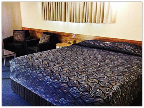 Emerald Meteor Motel - Surfers Paradise Gold Coast 2