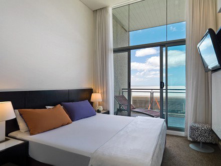 Adina Apartment Hotel Perth - Surfers Paradise Gold Coast 2
