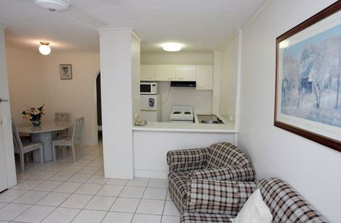St Marie Apartments - Surfers Paradise Gold Coast 1