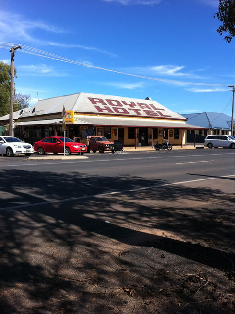 Royal Hotel Narromine - Surfers Paradise Gold Coast 0