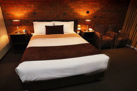 Ploughmans Motor Inn - Surfers Paradise Gold Coast 1