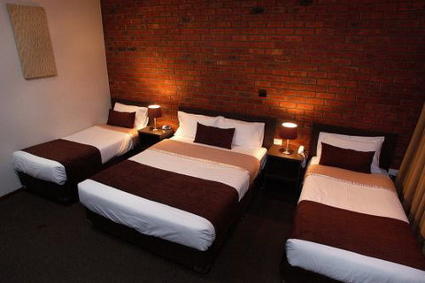 Ploughmans Motor Inn - Surfers Paradise Gold Coast 2
