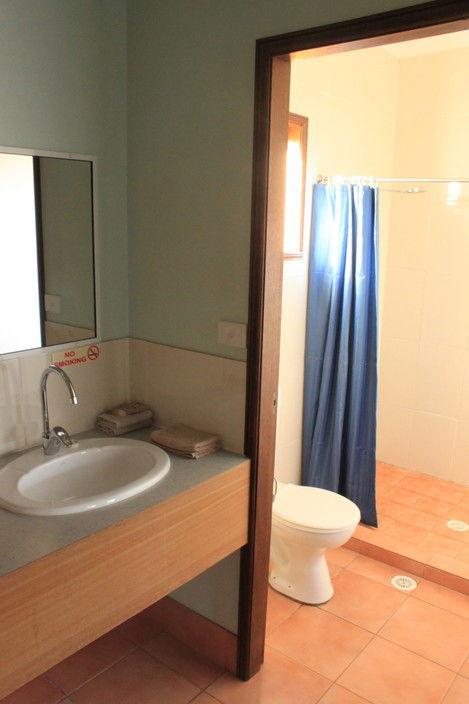 Catalina Motel Lake Macquarie - Surfers Paradise Gold Coast 2