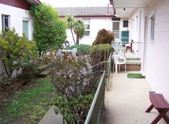 Rainbow Motel - Surfers Paradise Gold Coast 1
