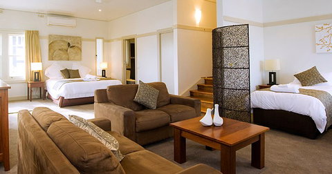 The Portsea Hotel - Surfers Paradise Gold Coast 1