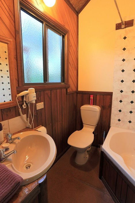 Stanley Lakeside Spa Cabins - Surfers Paradise Gold Coast 3