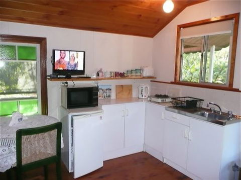 Mt Nebo Railway Carriage & Chalet - Surfers Paradise Gold Coast 6