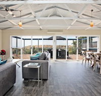 Coral Sands Luxury Beach House - Surfers Paradise Gold Coast