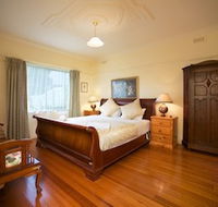 Nazaaray Beach House - Surfers Paradise Gold Coast