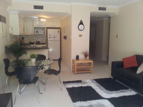 Sydney Serviced Apartment Rentals - Surfers Paradise Gold Coast 1