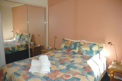 Captain's Quarters - Surfers Paradise Gold Coast 4