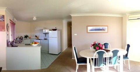 Captain's Quarters - Surfers Paradise Gold Coast 8