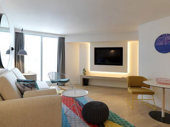 QT Bondi - Surfers Paradise Gold Coast 9