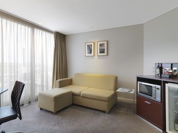 Amora Riverwalk Melbourne - Surfers Paradise Gold Coast 18