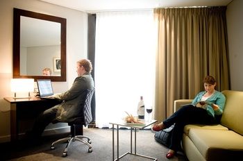 Amora Riverwalk Melbourne - Surfers Paradise Gold Coast 29