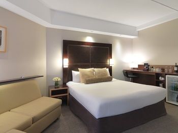 Amora Riverwalk Melbourne - Surfers Paradise Gold Coast 32