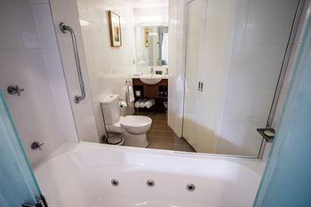 Amora Riverwalk Melbourne - Surfers Paradise Gold Coast 48
