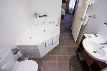 Amora Riverwalk Melbourne - Surfers Paradise Gold Coast 50