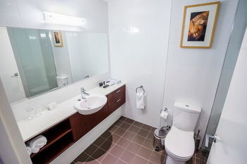 Amora Riverwalk Melbourne - Surfers Paradise Gold Coast 51