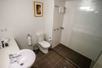 Amora Riverwalk Melbourne - Surfers Paradise Gold Coast 52