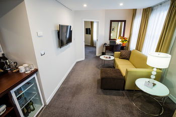Amora Riverwalk Melbourne - Surfers Paradise Gold Coast 55