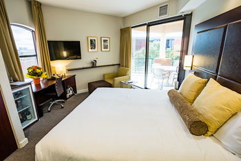 Amora Riverwalk Melbourne - Surfers Paradise Gold Coast 66