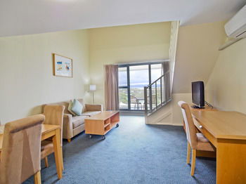 Oaks Waterfront Resort - The Entrance - Surfers Paradise Gold Coast 31