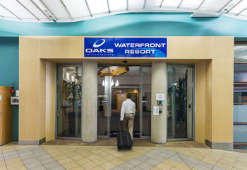 Oaks Waterfront Resort - The Entrance - Surfers Paradise Gold Coast 50