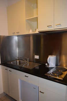 YTI Garden Hotel - Surfers Paradise Gold Coast 9