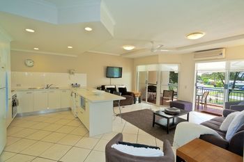 Noosa Riviera - Surfers Paradise Gold Coast 15