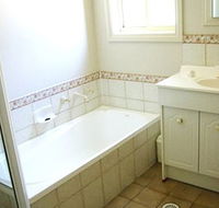 Madigan Wine Country Cottages - Surfers Paradise Gold Coast